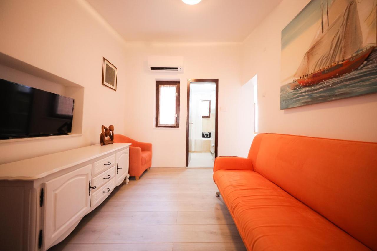 Two Bedroom Apartment In The Old Town Marija 扎达尔 外观 照片